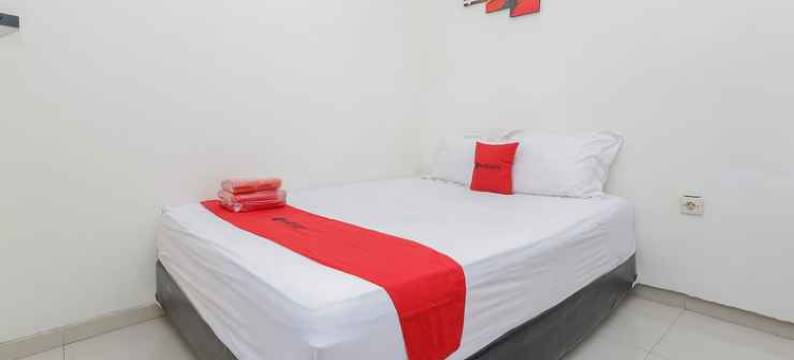 瑞德多兹普拉斯酒店 @ K23 朗库特马达雅(RedDoorz at K23 Rungkut Madya)图片