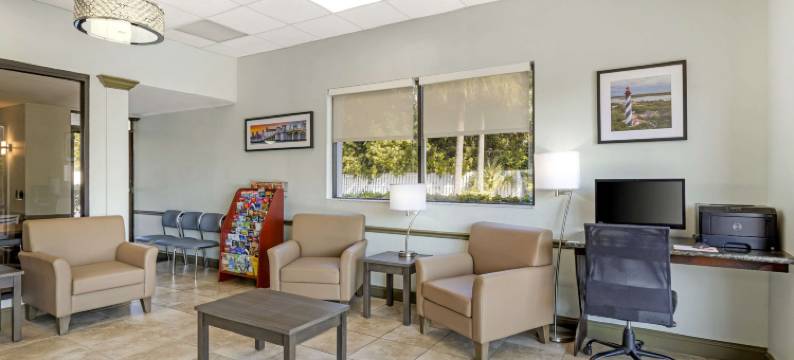 圣奥古斯丁海滩区品质酒店及套房(Quality Inn & Suites St Augustine Beach Area)图片