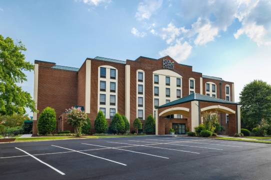 格林斯伯勒机场福朋喜来登酒店(Four Points by Sheraton Greensboro Airport)