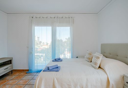 Romer Hotel Overview