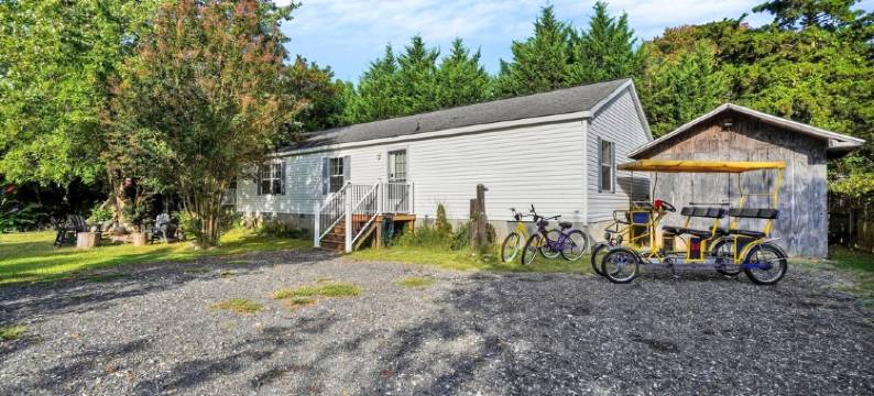 Captain's Cottage- Walking distance to beach, 10 Mins to DE Turf图片