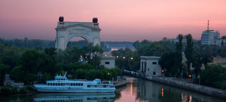 伏尔加格勒工会希尔顿欢朋酒店(Hampton by Hilton Volgograd Profsoyuznaya Hotel)图片