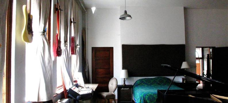 Large Brick School House with Music Studio Close to Delaware River图片