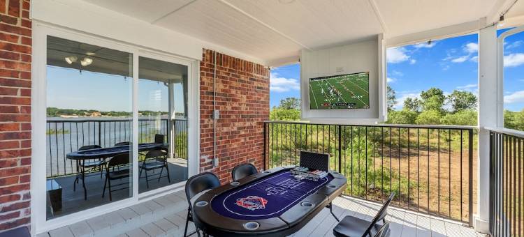 Lake House with Stunning Views & Pool in Fort Worth, TX图片