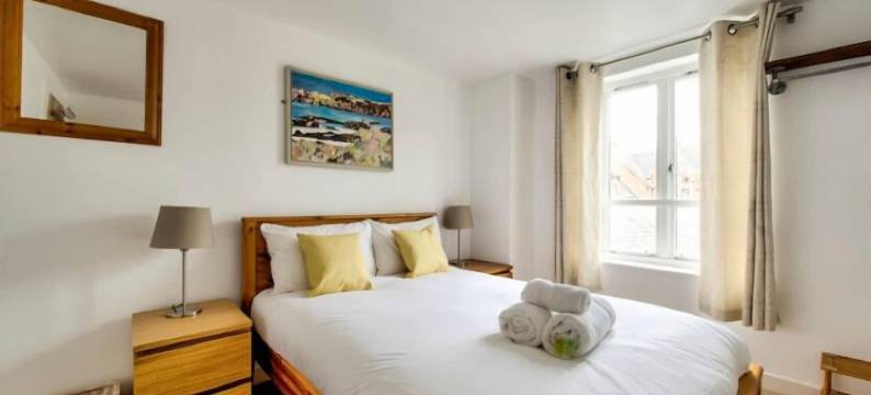 凯悦尚选现代苏格兰公寓紧邻皇家一英里带停车位(Joivy Modern Scottish Apt. Next to Royal Mile w/ Parking)图片