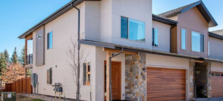 Newly Built, Stylish Modern Condo w/ Hot Tub & Large Balcony, 30 mi. to Aspen!图片