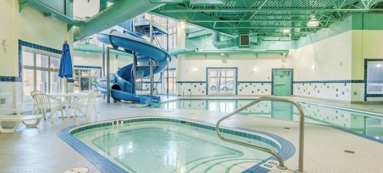 华美达高地河流酒店(Canalta High River)图片