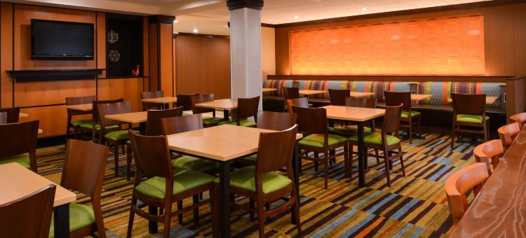 韦恩堡万豪万枫酒店(Fairfield Inn & Suites Fort Wayne)图片