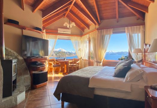 Charming Luxury Lodge & Private Spa Hotel Overview