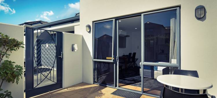 德洛伦索工作室公寓(Delorenzo Studio Apartments)图片