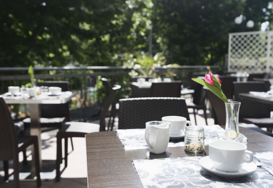 Club Meeting Hotel Hotel Overview