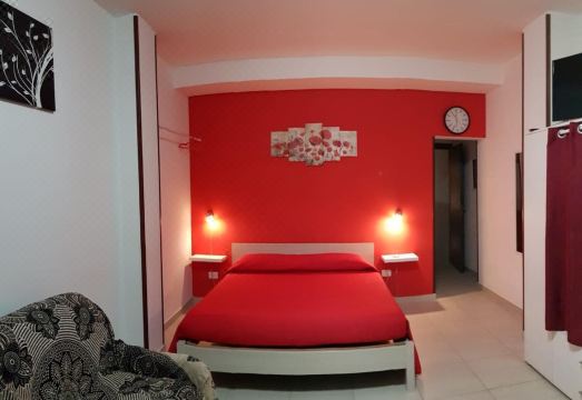 Mono Rosso Hotel Overview