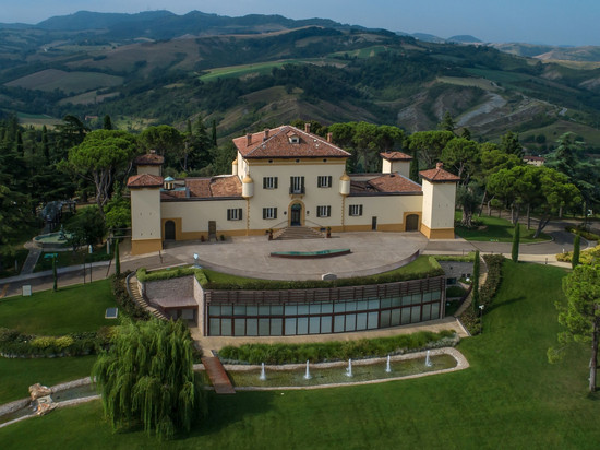 瓦里亚纳温泉度假村