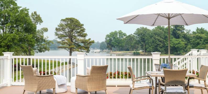 橡树水滨酒店(The Oaks Waterfront)图片