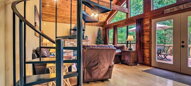 达达内尔湖畔房屋，配有码头和火坑(Waterfront Lake Dardanelle Home w/ Dock & Fire Pit)图片