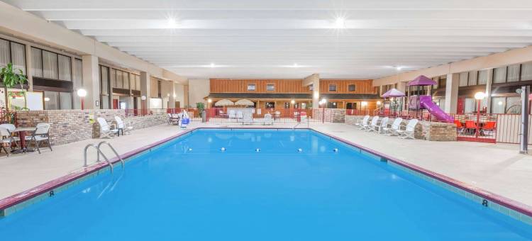 格雷林华美达酒店及会议中心(Ramada by Wyndham Grayling Hotel & Conference Center)图片