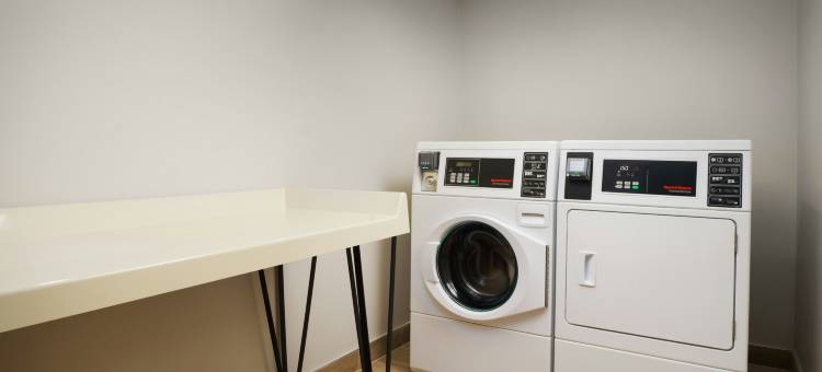 劳德代尔堡海滩万怡酒店(Courtyard by Marriott Oceanside Fort Lauderdale Beach)图片