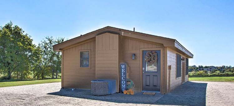 宠物友好的高效小屋，配有游泳池！(Pet-Friendly Efficiency Cottage w/ Pool!)图片