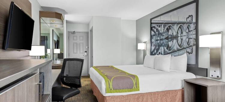 萨斯卡通近萨斯卡通机场速8酒店(Super 8 by Wyndham Saskatoon Near Saskatoon Airport)图片