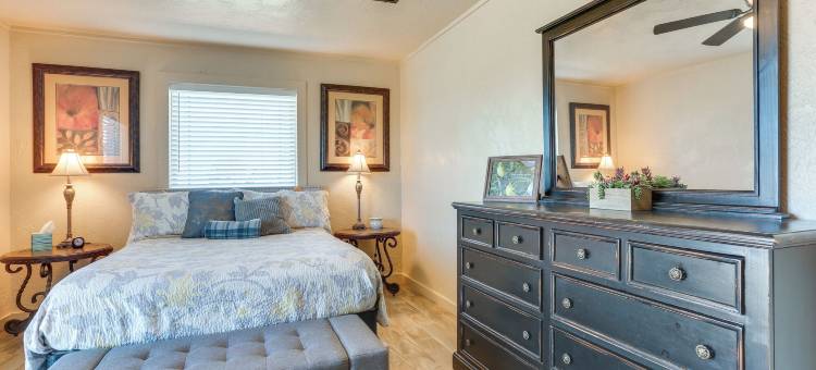 带有游泳池和马厩接入的牧场度假胜地！(Ranch Getaway with Pool and Horse Stall Access!)图片