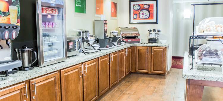 费耶特维尔自由堡附近舒适酒店(Comfort Inn Fayetteville Near Fort Bragg)图片