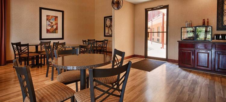 本顿贝斯特韦斯特酒店(Best Western Benton Inn)图片