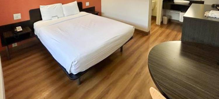 Studio 6套房 - 加州河边(Studio 6 Suites - Riverside, CA - South)图片