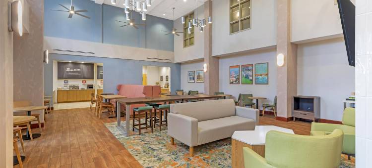 希尔顿欢朋套房酒店-普里茅斯(Hampton Inn & Suites Plymouth)图片