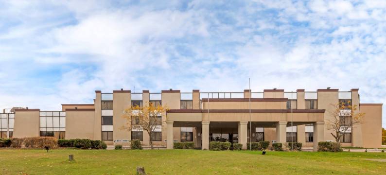 兰辛西克拉丽奥酒店及会议中心(Clarion Hotel & Conference Center Lansing West)图片