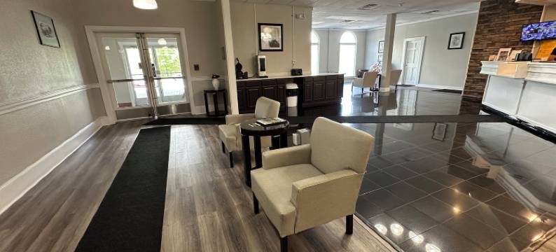 怀勒尔套房旅馆(Whalers Inn and Suites)图片