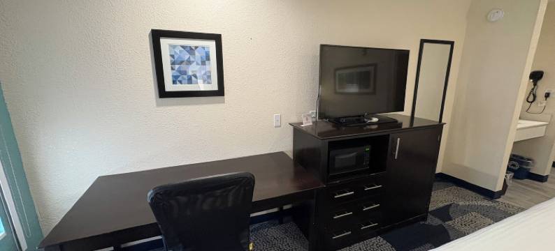 呗盟艾奥瓦莱克查尔斯酒店(Baymont by Wyndham Iowa Lake Charles)图片