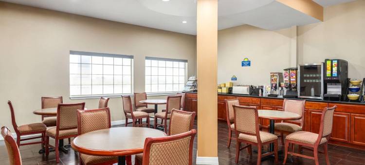 圣安东尼奥戴斯酒店-近嘉年华公园(Days Inn by Wyndham San Antonio Near Fiesta Park)图片
