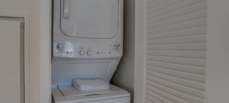 华盛顿DC的2卧室全套公寓2公寓由RedAwning提供(Fully Furnished 2 Bedroom Apartment in Washington DC 2 Apts by RedAwning)图片