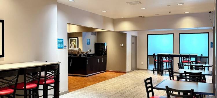 格伦戴尔高地伦巴底华美达酒店(Ramada by Wyndham Glendale Heights/Lombard)图片