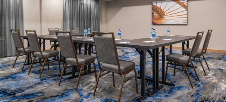 落基山城万枫套房酒店(Fairfield Inn & Suites Rocky Mount)图片