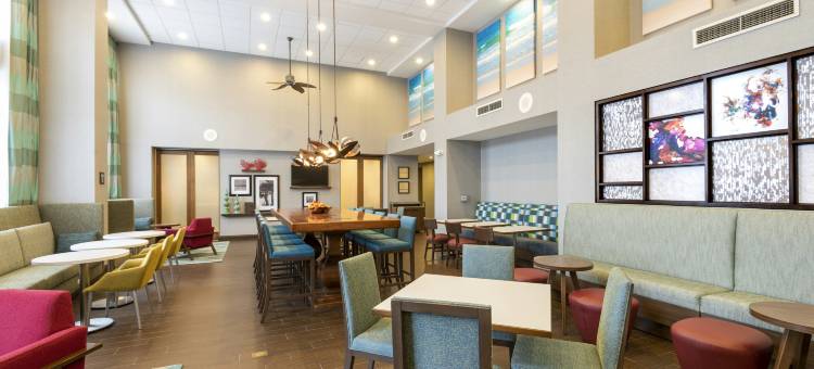 迈尔斯堡欢朋酒店及套房(Hampton Inn & Suites Fort Myers-Colonial Blvd.)图片