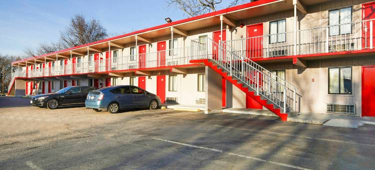 彼得斯堡弗吉尼亚I-95 & 东华盛顿街酒店(Hotel Petersburg VA I-95 & E Washington St)图片