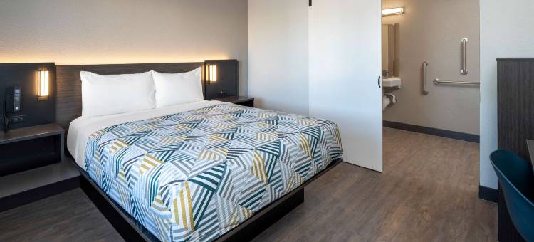 6号方塔纳汽车旅馆(Motel 6 Fontana, CA)图片