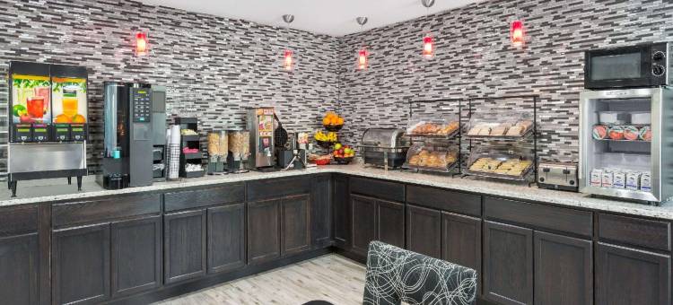 凯隆波因特酒店 - 格林斯伯勒休憩游乐区(Clarion Pointe - Greensboro Coliseum Area)图片