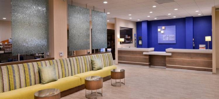 智选假日套房酒店帕萨迪纳的科罗拉多大道。(Holiday Inn Express & Suites Pasadena - Los Angeles)图片