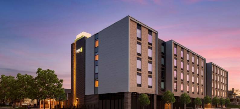 德梅因德雷克大学希尔顿惠庭套房酒店(Home2 Suites des Moines at Drake University)图片