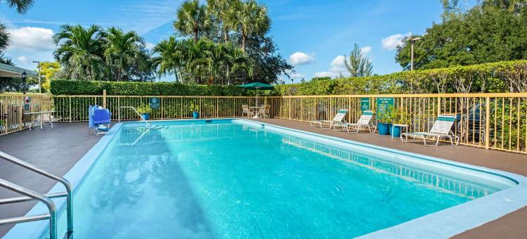 西棕榈滩-佛罗里达州收费公路拉昆塔温德姆酒店(La Quinta Inn by Wyndham West Palm Beach - Florida Turnpike)图片