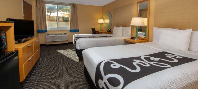 迪尔菲尔德海滩I-95拉昆塔温德姆套房酒店(La Quinta I-95 Deerfield Beach)图片