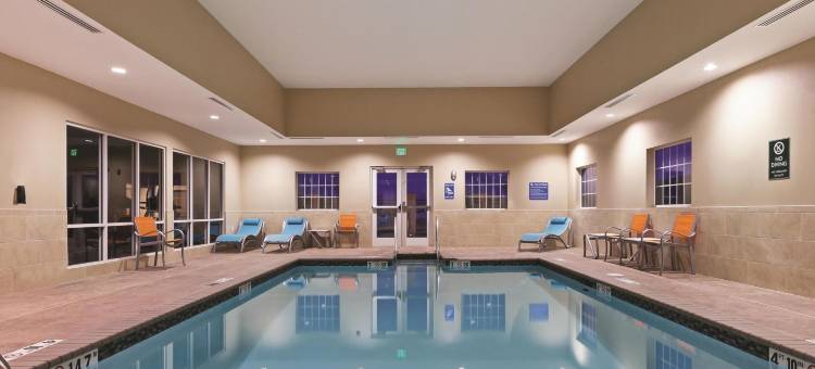 克林顿历史路线66拉昆塔温德姆套房酒店(La Quinta Inn & Suites by Wyndham Clinton Historic Route 66)图片