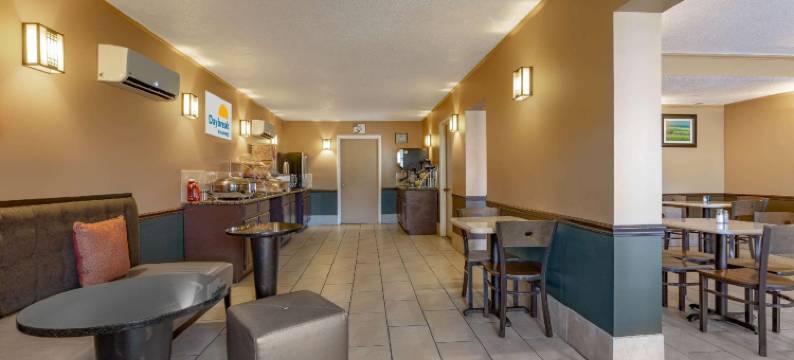 布瑞兹伍德温德姆戴斯酒店(Days Inn by Wyndham Breezewood)图片