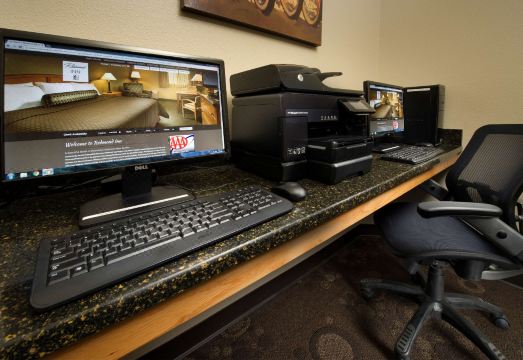 Redmond Inn Hotel Overview