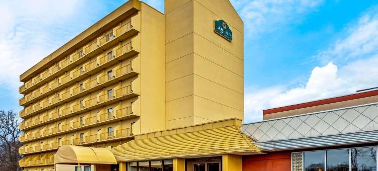 纽约市斯坦福德拉昆塔温德姆套房酒店(La Quinta Inn & Suites by Wyndham Stamford / New York City)图片