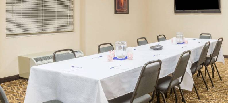 安卡斯维尔温德姆麦客达套房酒店(Microtel Inn & Suites by Wyndham Uncasville Casino Area)图片