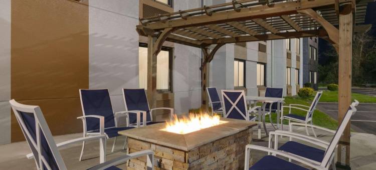 北卡罗来纳罗阿诺克拉皮兹丽笙乡村套房酒店(Country Inn & Suites by Radisson, Roanoke Rapids, NC)图片