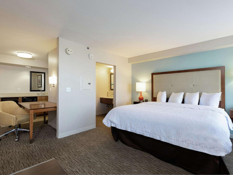 奥斯汀机场欢朋套房酒店